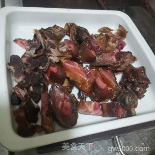 蒜香腊鸡腿的做法步骤：2