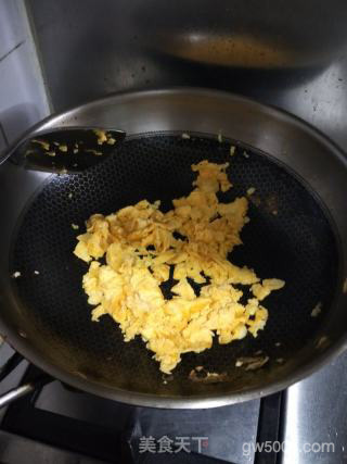 外婆菜炒鸡蛋的做法步骤：5