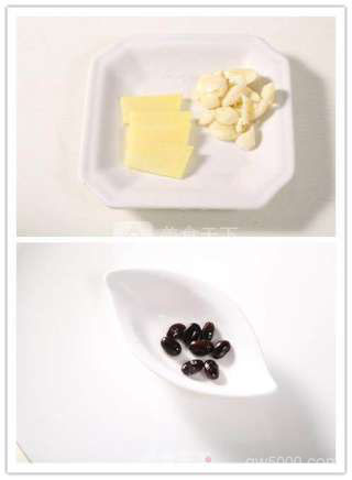 剁椒鱼头的做法步骤：2