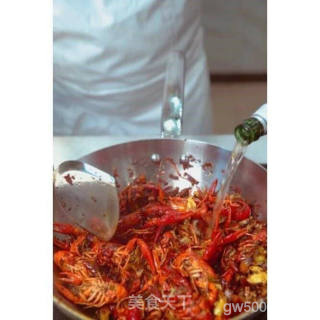 深夜麻辣小龙虾的配方来喽！的做法步骤：3