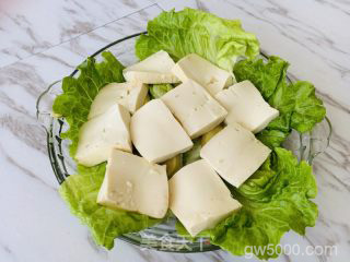 火麻仁剁椒鱼头韧豆腐的做法步骤：4