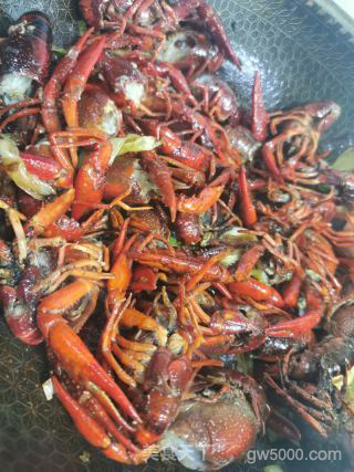 辣炒小龙虾的做法步骤：3
