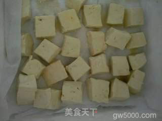 【湖南】地方特色霉豆腐的做法步骤：1