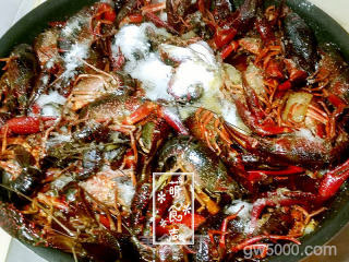 麻辣十三香小龙虾的做法步骤：10