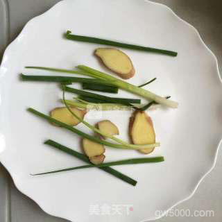 剁椒鱼头的做法步骤：4