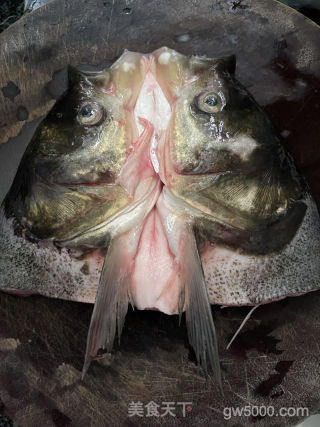 剁椒鱼头的做法步骤：2