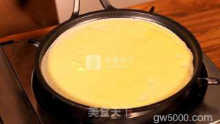 家有平底锅 就能做的美味甜品—芒果班戟的做法步骤：8