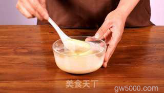 家有平底锅 就能做的美味甜品—芒果班戟的做法步骤：3