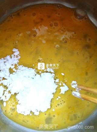 海绵宝宝黄桃班戟的做法步骤：1