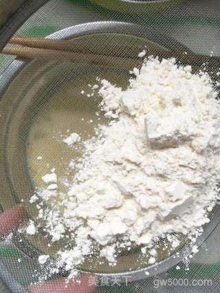 开放式迷你芒果班戟的做法步骤：2