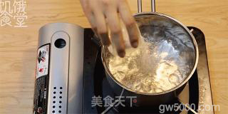 夏日甜品之杨枝甘露的做法步骤：1