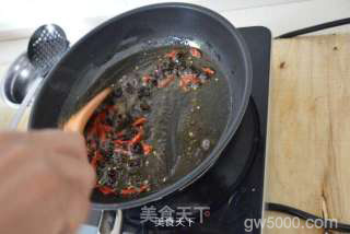避风塘虾的做法步骤：4
