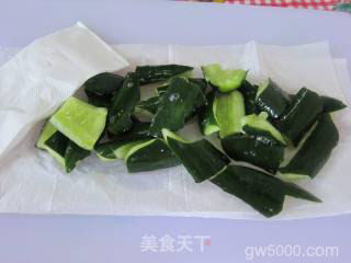饭前开胃菜，酸酸甜甜の《港式拍青瓜》的做法步骤：6