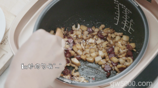 港式腊肠饭的做法步骤：2