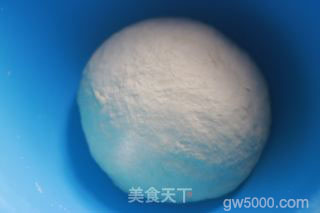 超乎想象的绵软香甜——港式牛奶排包的做法步骤：1