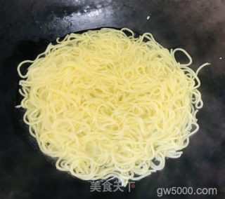 鸡肉车仔面的做法步骤：3
