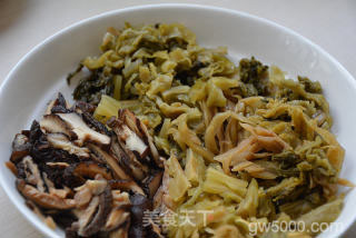 专业的兰州酸菜牛肉面的做法步骤：3