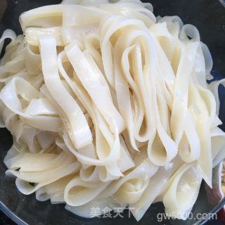 手工洗面筋凉皮的做法步骤：12