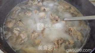 正宗新疆大盘鸡的做法步骤：2