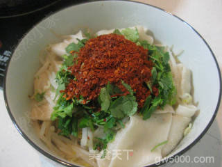 老陕面食之油泼扯面——不用抹油的家常扯面做法的做法步骤：12