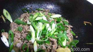 葱爆羊肉的做法步骤：6