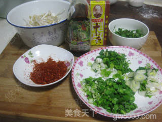 老陕面食之油泼扯面——不用抹油的家常扯面做法的做法步骤：2