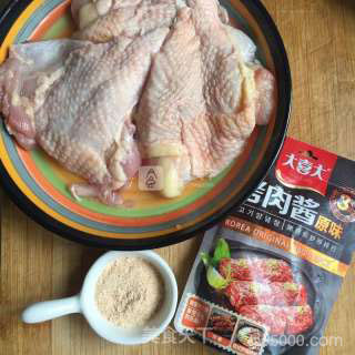吮指烤鸡肉串的做法步骤：1