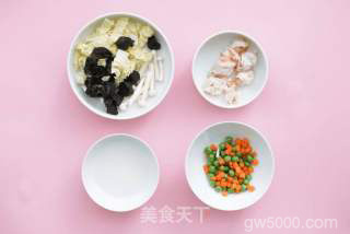 什锦虾仁两面黄的做法步骤：1