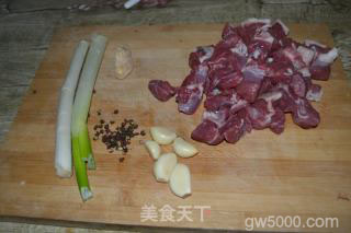 【宁夏】碗蒸羊羔肉的做法步骤：1