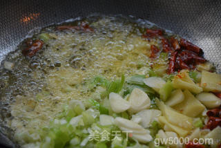 专业的兰州酸菜牛肉面的做法步骤：5