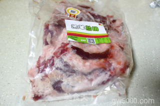 饭菜一锅煮的新疆特色手抓饭的做法步骤：1