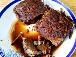 牛肉臊子面的做法步骤：2