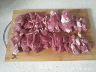 新疆过油肉拌面的做法步骤：2