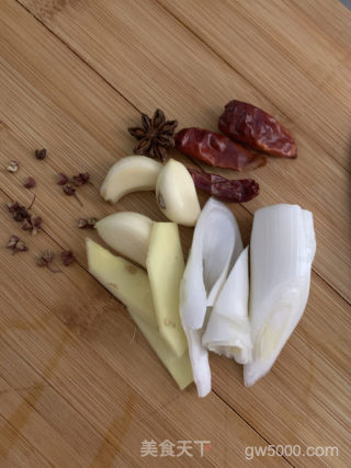 家庭版大盘鸡的做法步骤：2