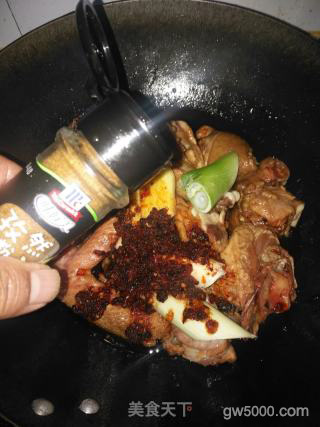 新疆大盘鸡的做法步骤：13