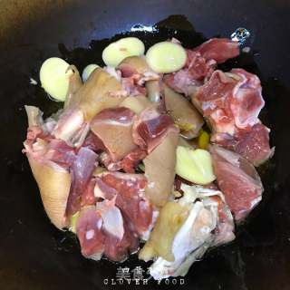 红烧羊肉的做法步骤：4