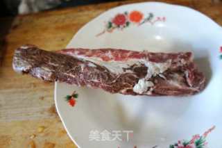 孜然羊肉的做法步骤：1