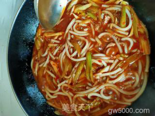 新疆爆辣炒米粉的做法步骤：15