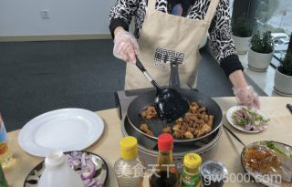 孜然羊肉串的做法步骤：6