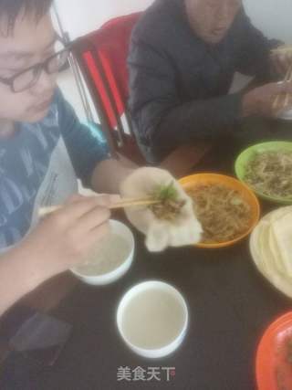 第一次做孜然羊肉卷饼的做法步骤：11