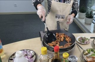 孜然羊肉串的做法步骤：3