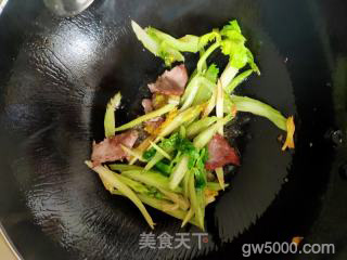 新疆爆辣炒米粉的做法步骤：11