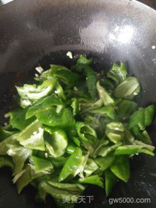 新疆过油肉拌面的做法步骤：13