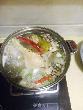 新疆椒麻鸡的做法步骤：1
