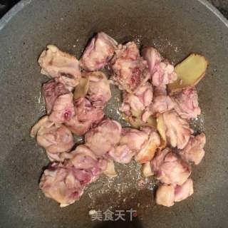 新疆大盘鸡的做法步骤：3