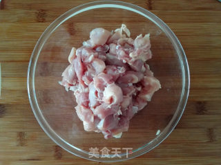  蜜汁鸡肉串的做法步骤：2