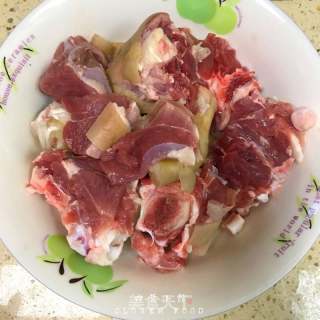 红烧羊肉的做法步骤：2