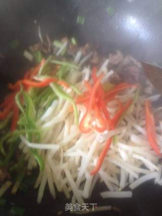 羊肉丝炒银条的做法步骤：6