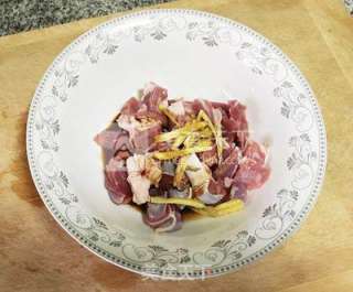 喷香羊肉焖饭的做法步骤：1