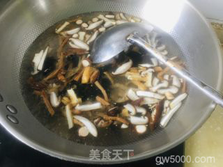 酸辣肉丝汤的做法步骤：3